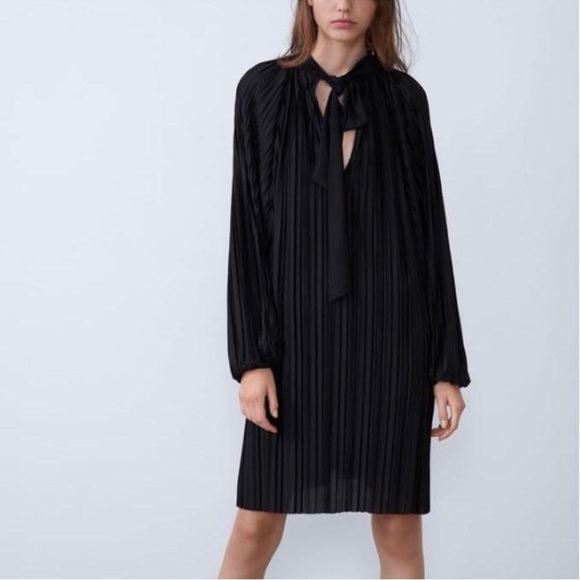 Zara Dresses & Skirts - Zara Pleated Black Long Sleeve Dress